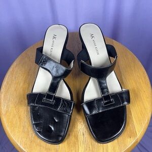 AK Anne Klein Black Leather Sandals Size 6.5 Strappy Slip-On Pump Quiet Luxury